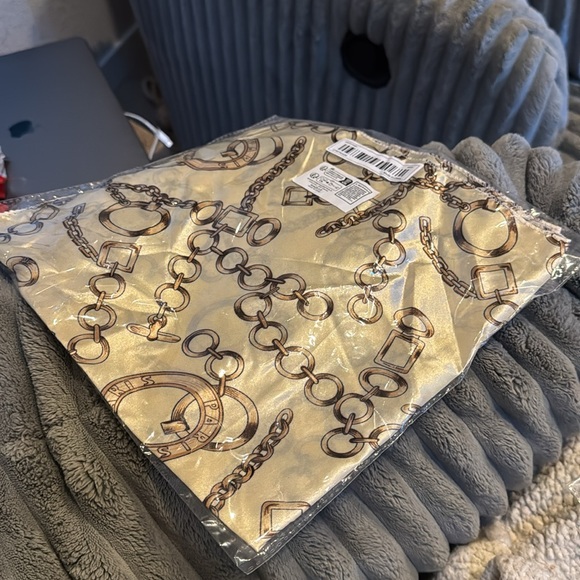 NWT beige paisley scarf - Picture 2 of 2